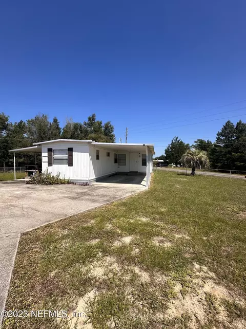 501 Lakeview Trl, Interlachen, FL 32148