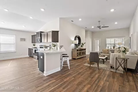 3073 Laurel Springs Dr, Green Cove Springs, FL 32043