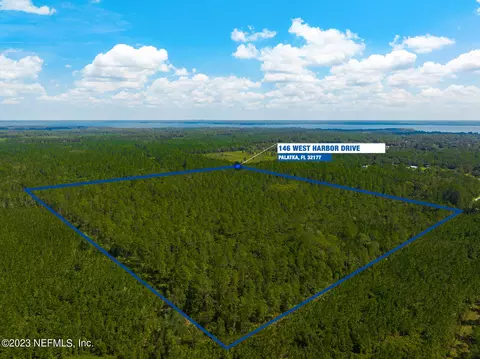 146 W Harbor Dr, Palatka, FL 32177