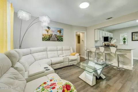 213 W 42nd St, Jacksonville, FL 32208