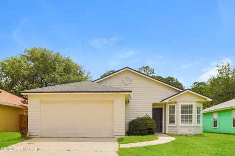 712 Anne Bonney Dr, Green Cove Springs, FL 32043