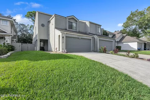 715 Selva Lakes Cir, Atlantic Beach, FL 32233