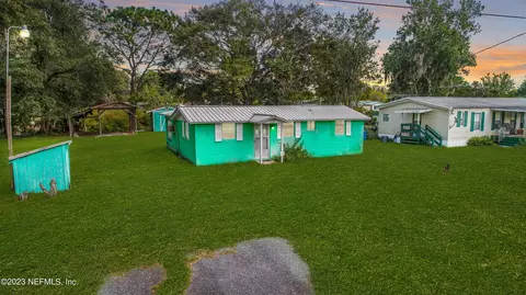 132 Shoreline Ave, Satsuma, FL 32189