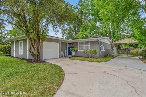 7631 Contour Dr, Jacksonville, FL 32221