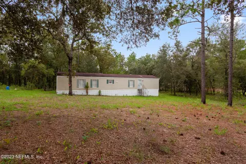 146 Piper Dr, Hawthorne, FL 32640