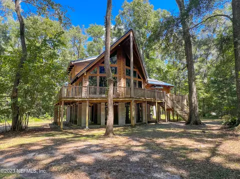 913 SW Santa Fe Dr, Fort White, FL 32038