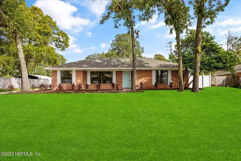 2532 Sandlewood Cir, Orange Park, FL 32065