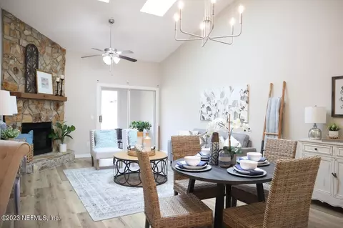 11077 Wandering Oaks Dr, Jacksonville, FL 32257