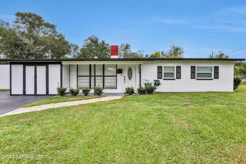 517 Claudia Dr, Jacksonville, FL 32218