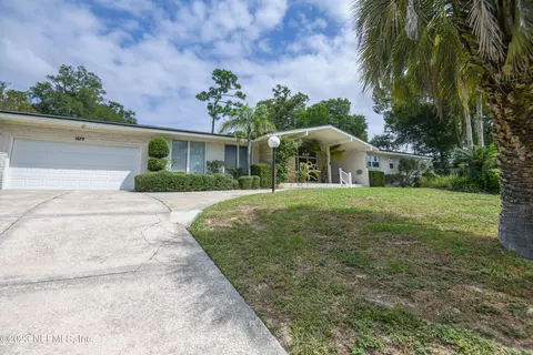 1829 Woodleigh Dr W, Jacksonville, FL 32211