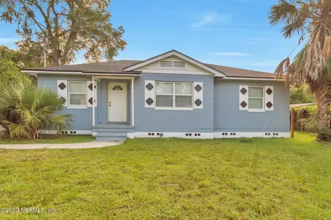 7851 Paul Revere Dr, Jacksonville, FL 32208