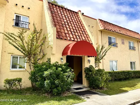 6526 La Mirada Dr E #3, Jacksonville, FL 32217