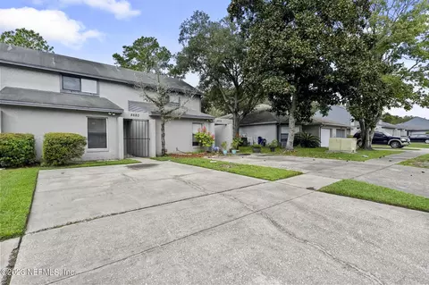 8680 Greatpine Ln W, Jacksonville, FL 32244