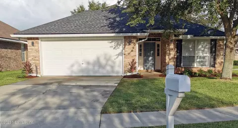 2755 Creekfront Dr, Green Cove Springs, FL 32043