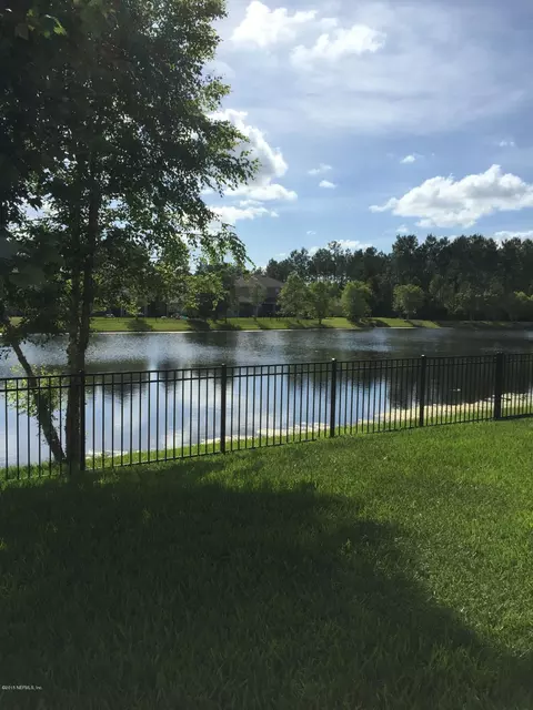 156 Woodfield Ln, Saint Johns, FL 32259