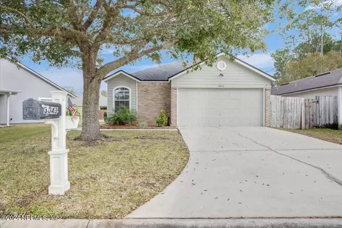 3043 Wavering Ln, Middleburg, FL 32068