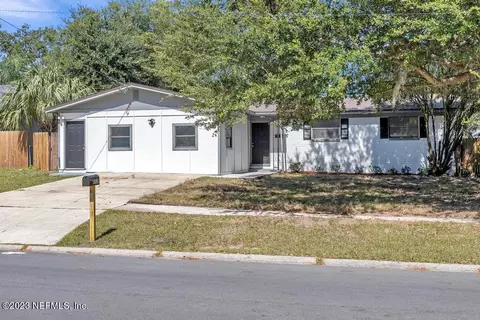 6939 Magdelena Dr, Jacksonville, FL 32210
