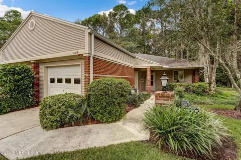 4545 Middleton Park Cir E, Jacksonville, FL 32224