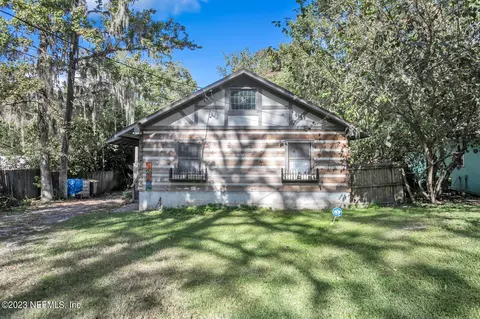 5835 Hyde Park Cir, Jacksonville, FL 32210