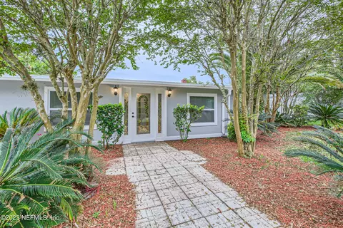 7929 Caxton Cir W, Jacksonville, FL 32208