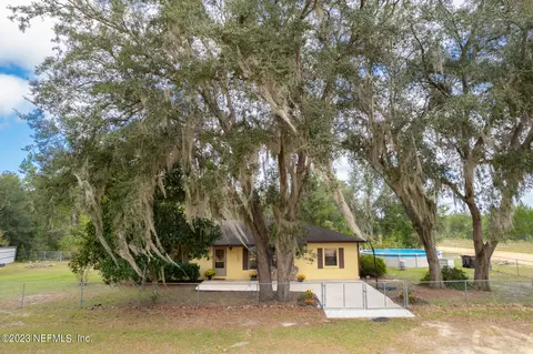 100 Jean St #16, Interlachen, FL 32148