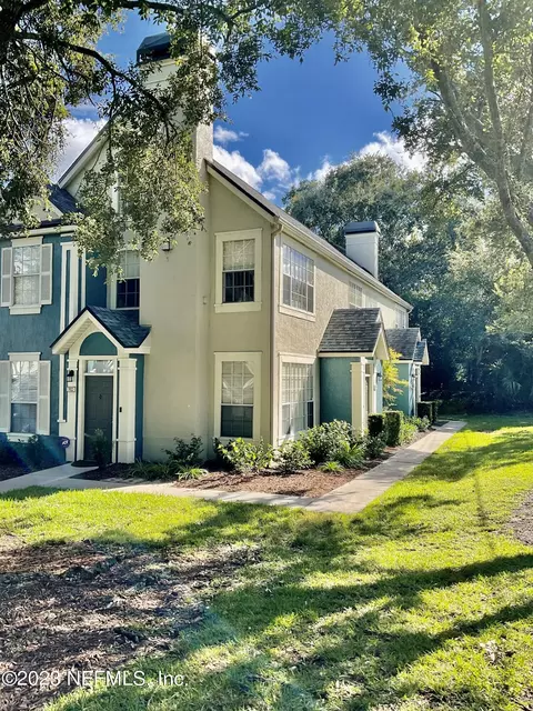 13700 Richmond Park Dr #704, Jacksonville, FL 32224