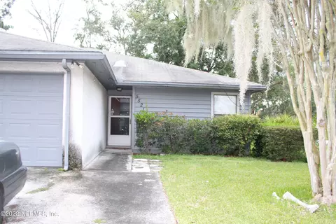 5521 Greatpine Ln N, Jacksonville, FL 32244