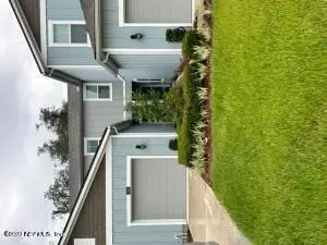 348 Aralia Ln, Jacksonville, FL 32216