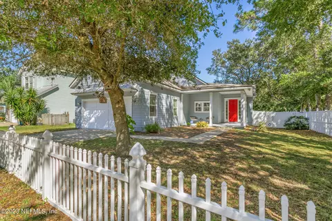 2009 Paradise Oaks Ct, Atlantic Beach, FL 32233