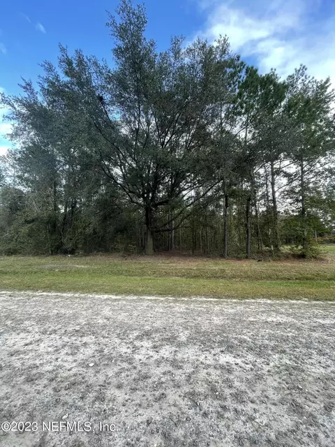 44016 Breezy Ln, Callahan, FL 32011