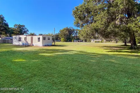 105 N 2nd St, Satsuma, FL 32189