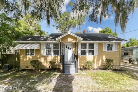 7120 Lucky Dr W, Jacksonville, FL 32208