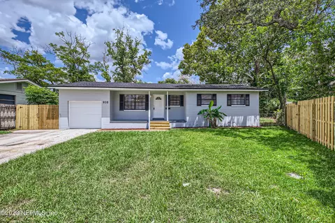 935 Jorick Ct E, Jacksonville, FL 32225