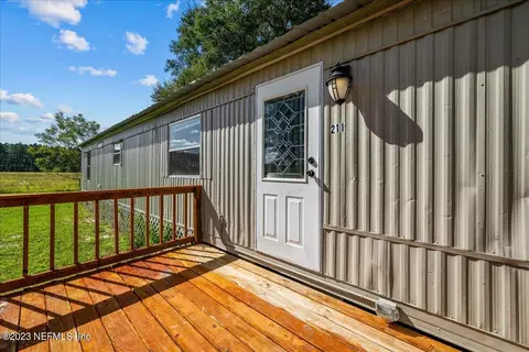 211 Mohawk St, Satsuma, FL 32189 photo 1