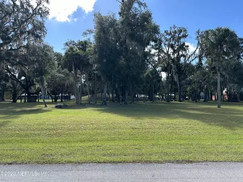 000 Temple Mound Rd, Crescent City, FL 32112