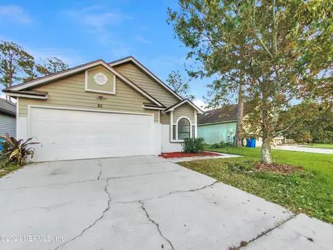 85 Naugatuck Dr, Jacksonville, FL 32225