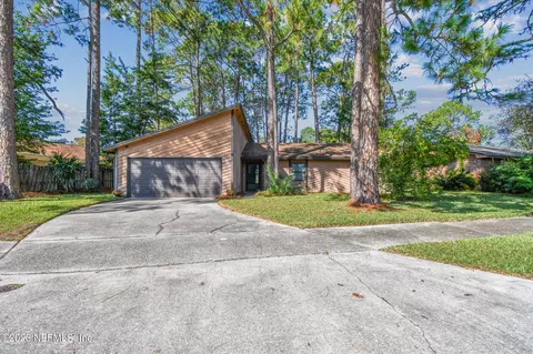 9798 Viceroy Dr E, Jacksonville, FL 32257