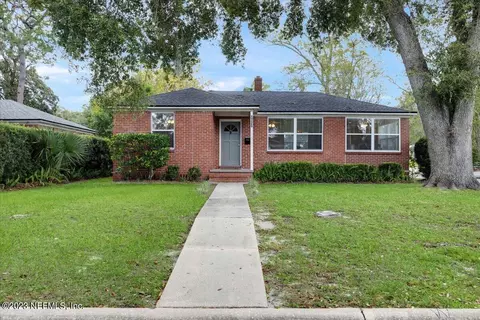 1725 Bartram Cir E, Jacksonville, FL 32207