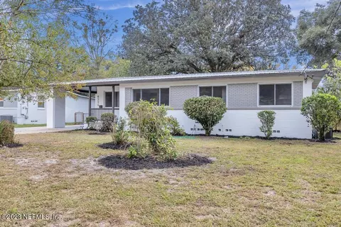 6524 Pine Summit Dr, Jacksonville, FL 32211