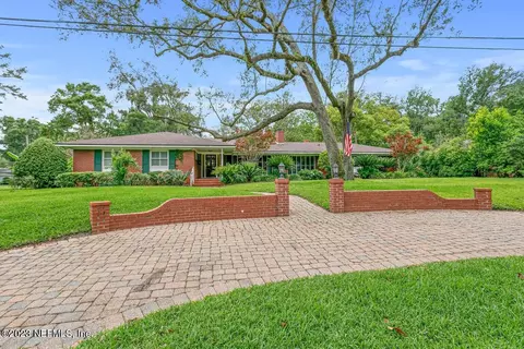 4272 Robin Hood Rd, Jacksonville, FL 32210