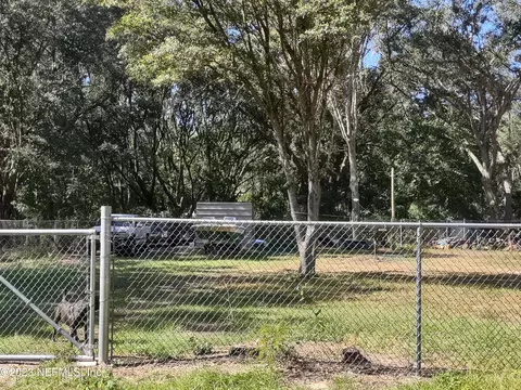 1007 Marion Ave, Interlachen, FL 32148