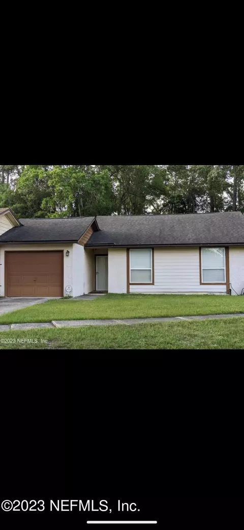 10719 Meadowlea Dr, Jacksonville, FL 32218
