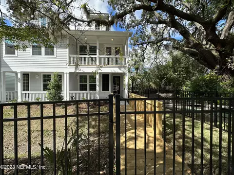 407 S 9th St, Fernandina Beach, FL 32034