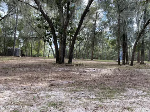 111 Tobago Ave, Satsuma, FL 32189