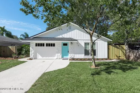 910 16th St N, Jacksonville Beach, FL 32250