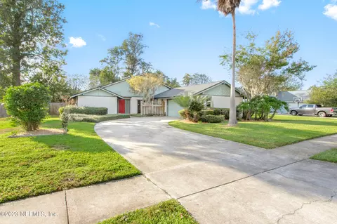 1820 Indian Springs Dr, Jacksonville, FL 32246
