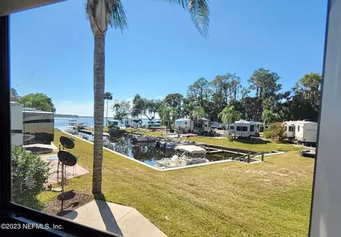 1074 Front Apt 62 St, Welaka, FL 32193