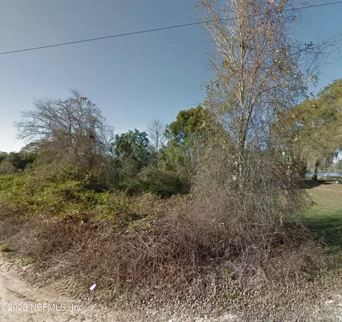 884 Lakeshore Ter, Interlachen, FL 32148
