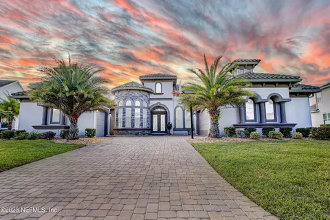 808 E Dorchester Dr, Saint Johns, FL 32259