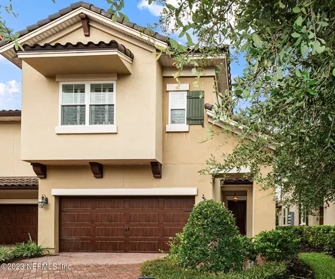 5044 Paradise Pond Ln, Jacksonville, FL 32207